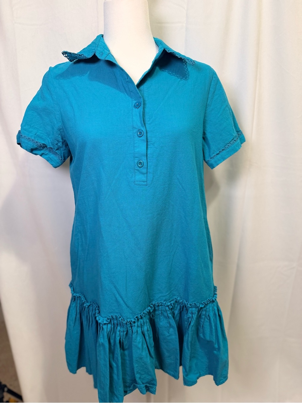 Like new Ecowish size Small Women's Teal Short Sleeve Ruffle Hem Dress
